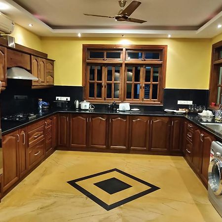 Villa Nazuri W Caretaker Candolim Luaran gambar