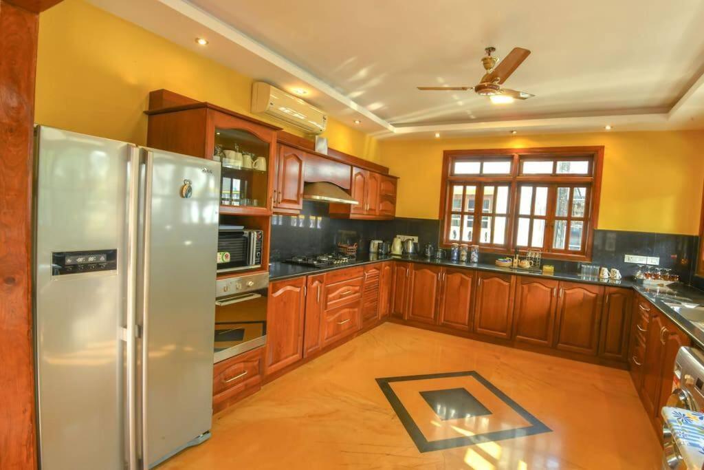 Villa Nazuri W Caretaker Candolim Luaran gambar