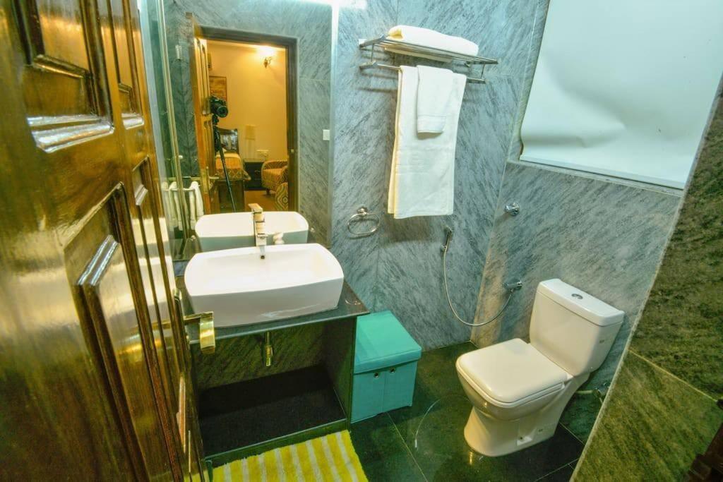 Villa Nazuri W Caretaker Candolim Luaran gambar