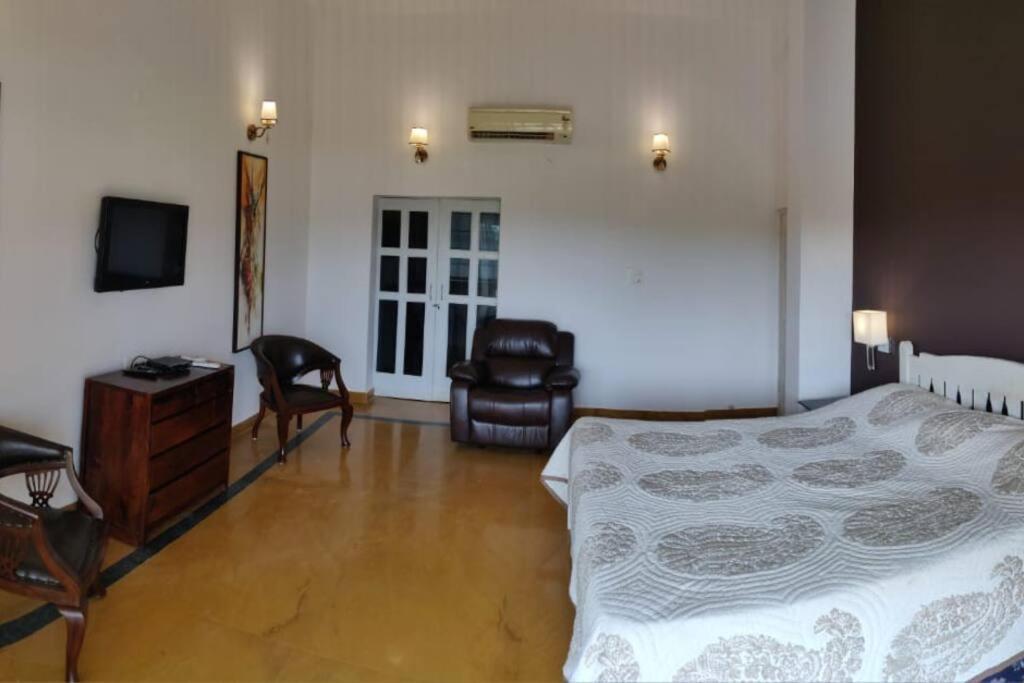 Villa Nazuri W Caretaker Candolim Luaran gambar